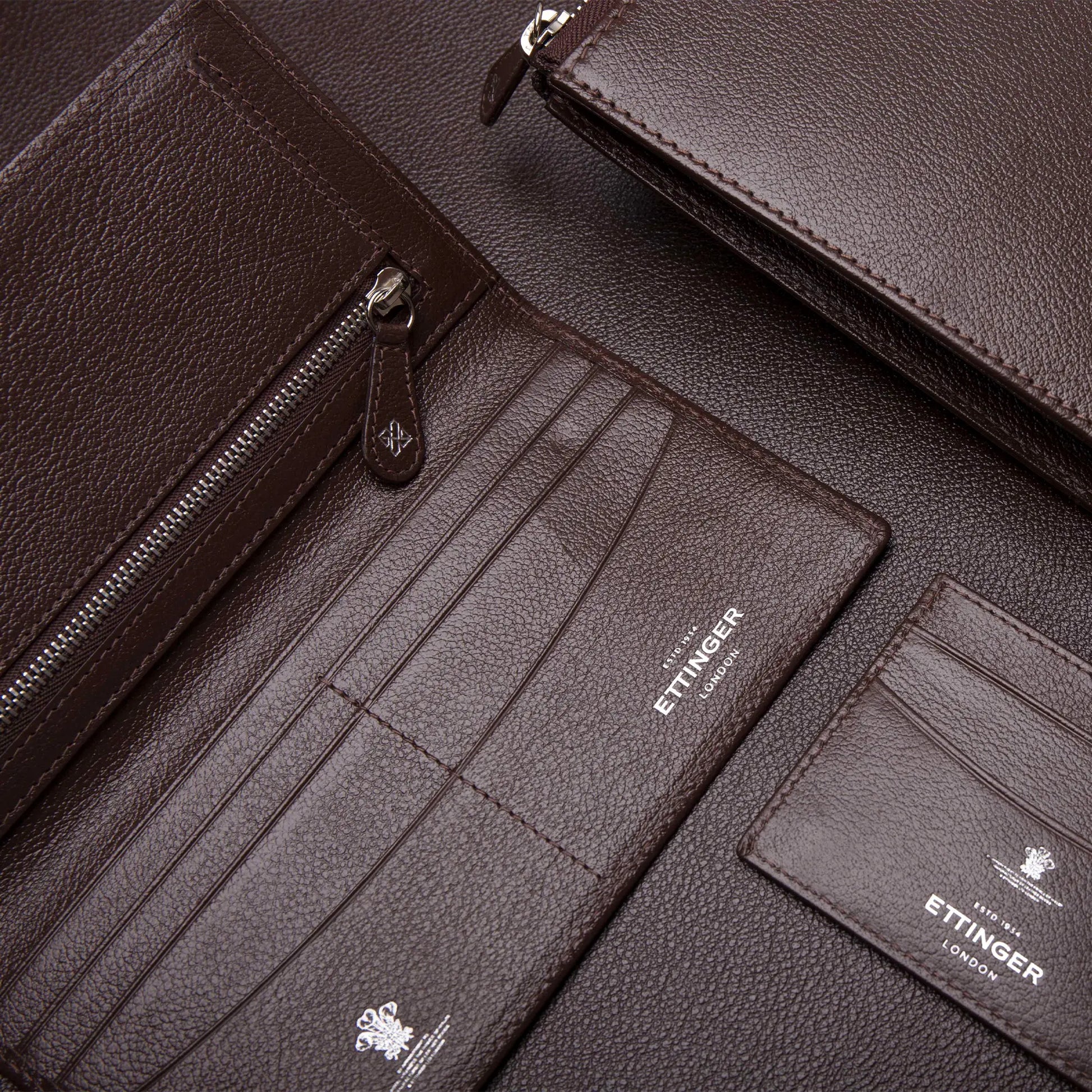 Handmade Leather Capra Long Wallet With Zipped Pocket Handmade Leather Capra Long Wallet With Zipped Pocket